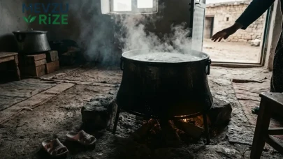 Şanlıurfa'da Trajik Kaza: Soğuması İçin Bırakılan Süt Kazanına İki Yaşındaki Çocuk Düşerek Yaralandı