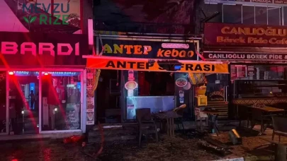 Küçükçekmece'deki Restoranın Bacasında Yangın, 5 Katlı Bina ile Buluştu!