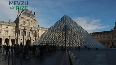 Louvre Müzesi 9 Ay Sonra Yeniden Ziyarete Açıldı: 88 Milyon Euro Değerindeki Mücevherler Hala Bulunamadı