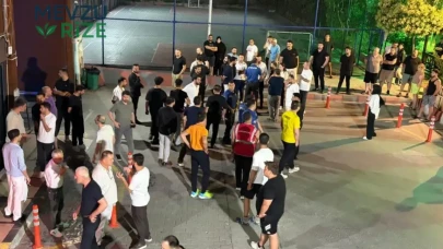 Esenyurt'ta Site Girişinde Yaşanan Kavga Sonucu 3 Kişi Yaralandı