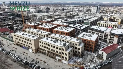 Darende'de Esnaflar Güvenli İş Ortamlarına Adım Atıyor: Yeni Çarşı'nın İnşaatında İlerleme Yüzde 85'e Ulaştı!