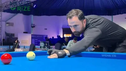 Berkay Karakurt, 3 Bant Bilardo Şampiyonası'nda Bronz Madalya ile Göz Doldurdu!