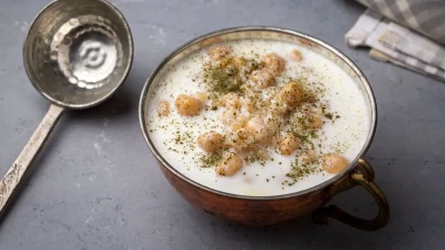 Yazın En Ferah Tarifi! Ayran Aşı Çorbasını Bir Kez Deneyen Vazgeçemiyor