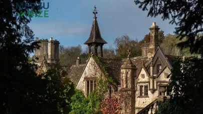 Castle Combe: Cotswolds'un Tarihi Güzellikleriyle Donatılmış Koruma Altındaki Köyü
