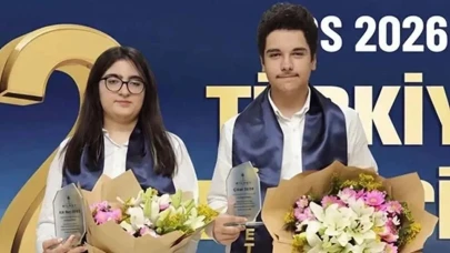 LGS Birincisi Elif Naz Tepe Kimdir? 2026'da 500 Tam Puan Alarak Türkiye Birincisi Oldu