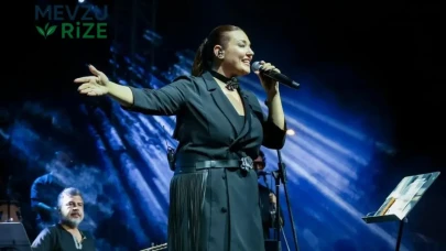 Tuğçe Kandemir, Bilecik'te Hayranlarıyla Buluştu!