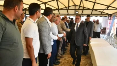 Van'da İlk Buğday Hasadı Yapıldı! Vali Ozan Balcı: "Her Zaman Çiftçimizin Yanındayız"