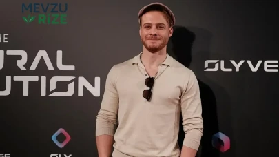 Kerem Bürsin'in Yeni Görünümüyle Dikkat Çeken Değişimi: Film Projesi İçin Radikal Bir Transformasyon!