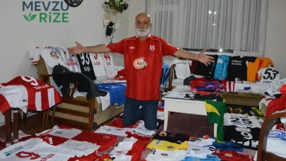 Spor Muhabiri, Evinin Duvarlarını Futbol Müzesiyle Süsledi!