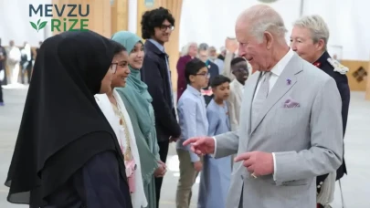 Kral III. Charles, Cambridge’de Ekolojik Tasarımın Öncüsü Olan İlk Avrupa Camisini Ziyaret Etti