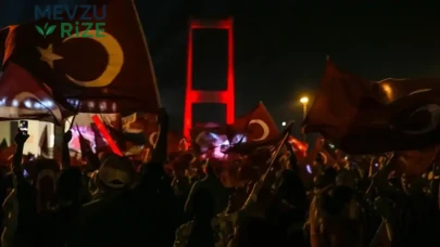 2026 Demokrasi ve Milli Birlik Günü'nde Sela Okuma Saati Belirlendi! 15 Temmuz Selası Saat Kaçta Yayınlanacak?