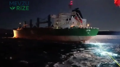 Çanakkale Boğazı'nda Karaya Oturan Dökme Yük Gemisi Yeniden Yüzdürüldü!