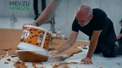 Hollanda'da Sanat Dünyasına Unutulmaz Bir Veda: Ünlü Sanatçı İçin 360 Kilogram Fıstık Ezmesiyle Anma Töreni Gerçekleşti