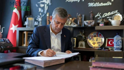 Özgür Özel, CHP'den ayrıldığını açıkladı: Yeni Parti ve logosu tanıtıldı!