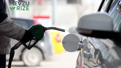 Benzin fiyatlarına gece yarısı yeni artış: Zam haberi geldi!