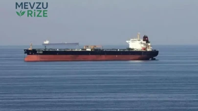İran, Hürmüz Boğazı'nda 3 Petrol Tankerine Saldırıda Bulundu