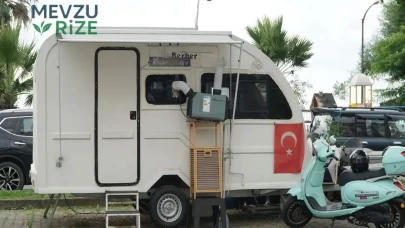Karavanını Berber Salona Dönüştürdü! Sahilde Tıraş Keyfine Varın!