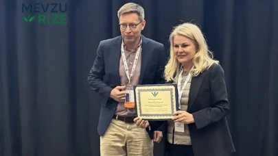 DÜNYA yazarı Prof. Dr. Deniz Ülke Kaynak'a ISPP ödülü takdim edildi