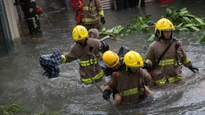 Çin'de Noul Tayfunu: 715 Bin Kişi Güvenli Bölgelere Sevk Edildi