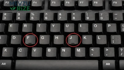 Klavyedeki F ve J Tuşlarındaki O Minik Çıkıntıların Gizemi: Ne İşe Yarıyor?