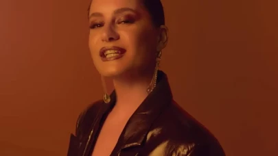 Atiye, Dördüncü Kez Anne Olmayı Müjdeledi! Konser Performansında Dikkat Çeken Açıklamalar Gündem Oldu.