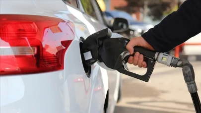 Benzin Fiyatlarında Yeni Artış: Litre Ücreti 70 Lira Eşiğine Dayanıyor