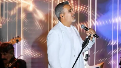 Emrah, Bodrum Performanslarına Yenilikçi Yaklaşımını Duyurdu!