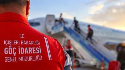 Hatay'da Düzensiz Göçmen Taşıyan Sürücüye 102 Bin Lira Ceza Kesildi, Organizatör Gözaltına Alındı!