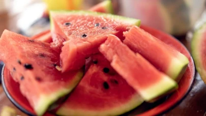 Kelepir sanmayın, meğer hepsi yanlışmış! En tatlı karpuz nasıl seçilir? İşte o gizli detaylar
