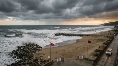 Ordu'da Denize Girişlere Yasak: Valilik Uyarıyor, Dalgalar Tehlike Saçıyor!