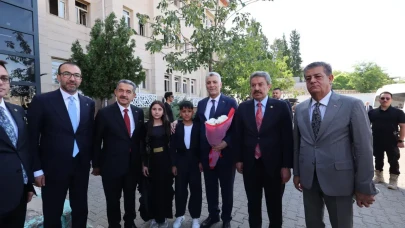 Ticaret Bakanı Ömer Bolat, Şırnak'ta Valilik Ziyaretiyle Yatırım ve Sınır Ticareti Üzerine Görüşmelerde Bulundu