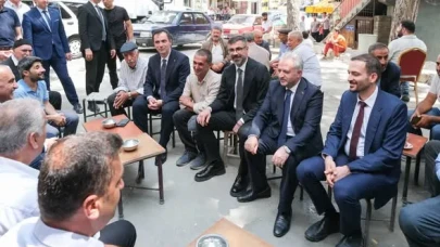Başkan Nesrullah Tanğlay ve Vali Ahmet Karakaya, Bitlis'te Esnaf ve Vatandaşlarla Buluştu