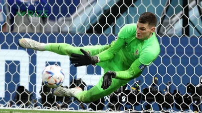 Barcelona, Livakovic'in Peşinde: Kaleci Transferi İçin Harekete Geçti!