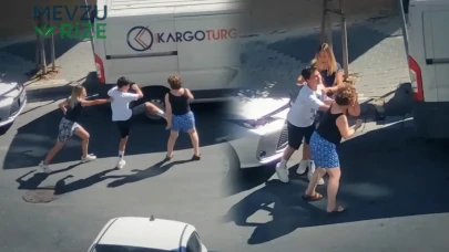 Şişli'de Sokak Ortasında Birbirine Giren Üvey Kardeşler ve Ablalarından İnanılmaz Kavga!