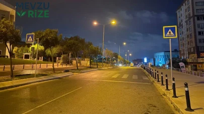 Beylikdüzü'nde Yaya Geçidinde Minibüs Çarpması Sonucu 18 Yaşındaki Genç Kız Ağır Yaralandı