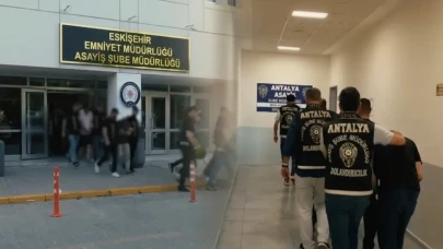 22 İlde Nitelikli Dolandırıcılık Ağlarına Operasyon: 253 Kişi Gözaltına Alındı, 52 Milyar TL’lik İşlem Hacmi Tespit Edildi!