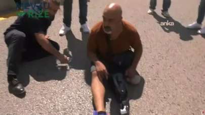 Gazi, protezini çıkararak asfaltın ortasına oturdu! Duygusal anlar ve yürek burkan ifadeler