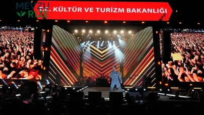 Sinan Akçıl, Erzurum'da Müziğiyle Hayranlarını Büyüledi!