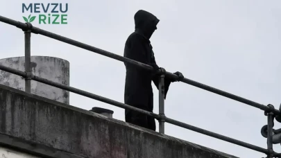 Hastanede Kostüm Krizi: Korkutucu Görüntünün Ardında Yatan Gerçek Şaşkına Çeviriyor! Savunma ise Sadece Gülümsetiyor!