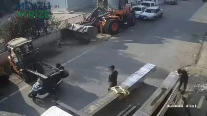 Tekirdağ'da Motosiklet Forkliftin Demir Ayaklarına Takıldı: Kaza Anı Kameralarda!