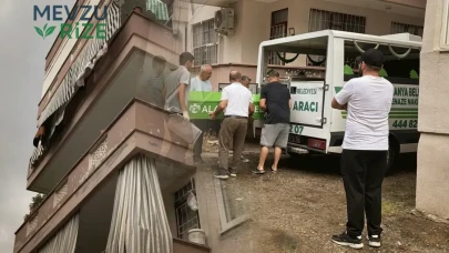 Balkondan Düşen Yaşlı Kadın Hayatını Kaybetti: 4. Kattan Trajik Düşüş!