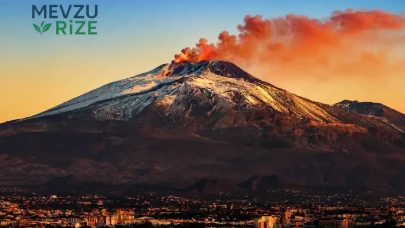 Etna Dağı'ndan Yükselen Lavlar: Sicilya'da Yüzlerce Uçuş Askıya Alındı