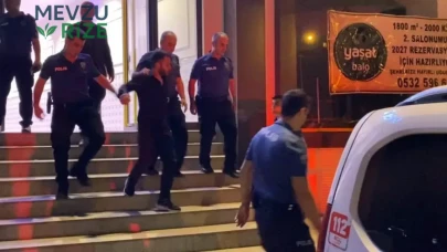 Düğün Töreninde Çalınan Şarkıyı Tartışan Gruplar Arasında Bıçaklı Kavga: 3 Kişi Yaralandı