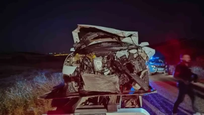 Isparta'da Trafik Kazası: İki Araç Çarpıştı, Üç Kişi Yaralandı