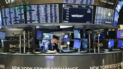 New York Borsası'nda Dalgalarla Açılış: Yatırımcılar Belirsizlik İçinde!