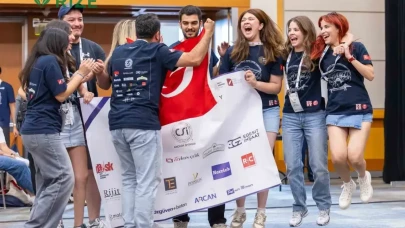 İzmir Katip Çelebi Üniversitesi Öğrencileri, Deprem Mühendisliği Yarışmasında Dünya Şampiyonu Oldu!