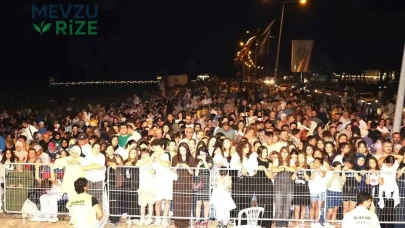 Geyikkoşan yaz konserlerinde müzik ve eğlence dolu bir gece yaşandı