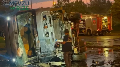 Kayseri'de Korkunç Kaza: Yolcu Otobüsü ve Yakıt Tankeri Taşıyan Tır Direksiyon Değiştirdi, 30 Yaralı!
