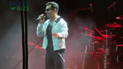 Gökhan Türkmen’in Konserinde Dikkat Çeken An: 9 Kişi Aynı Anda Evlilik Teklifi Etti!