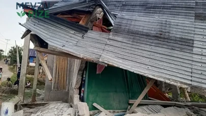 Endonezya'da 7,67 büyüklüğünde deprem